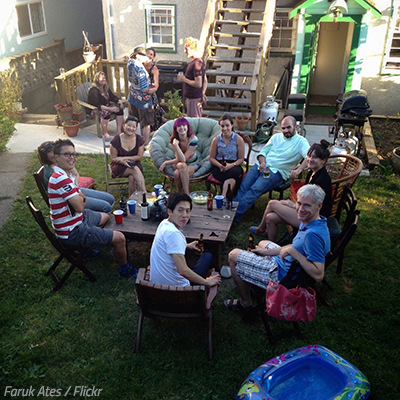 Organize a farewell party