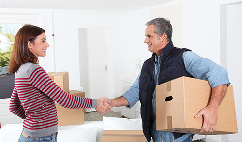 Make sure you knwo what to expect when hiring movers.
