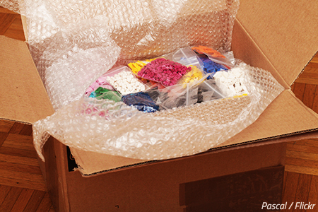 How to label boxes when moving