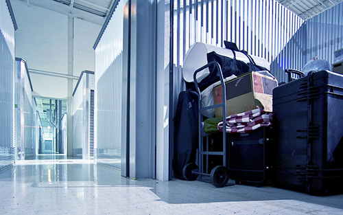 Make sure you know how to pack a storage unit the right way.