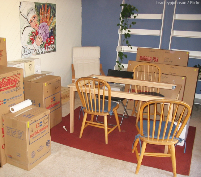 Strong moving boxes provide excellent protection to breakables.