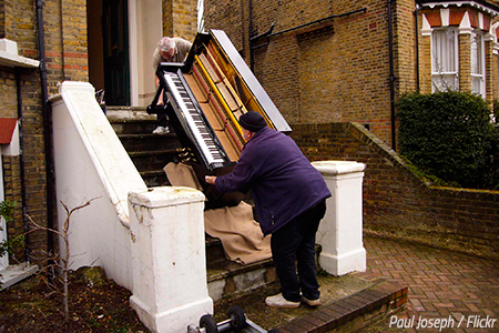 Hire piano movers