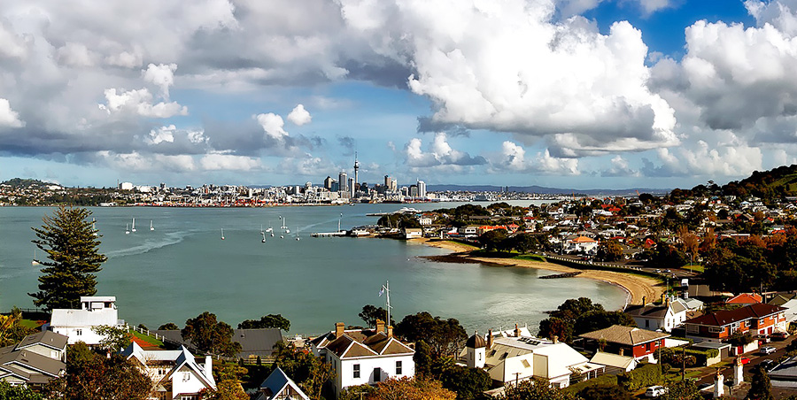 Whether you feel happy about your forthcoming relocation or not depends on your reasons to move to a new city.