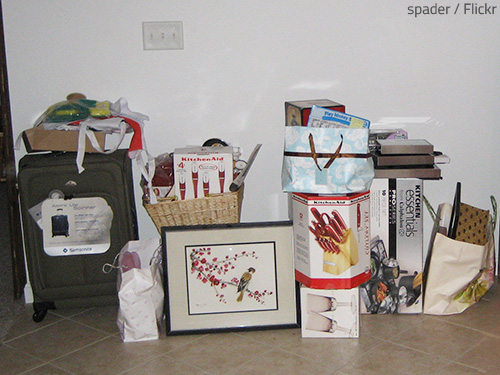 Housewarming gifts bring comfort to the new home.