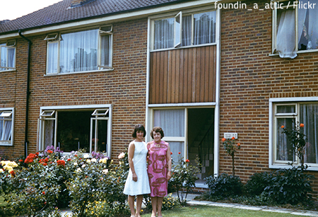 Pick the right new home when moving elderly parents.