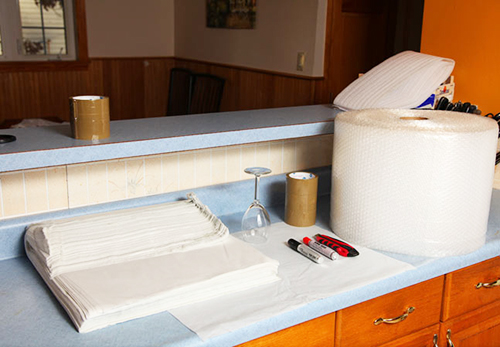 You need quality packing materials when packing pictures for moving.