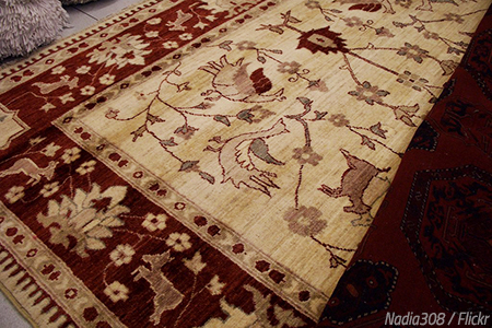 How to fold an oriental rug