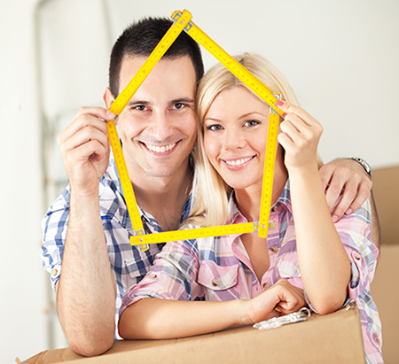 How long should couples date before moving in together?